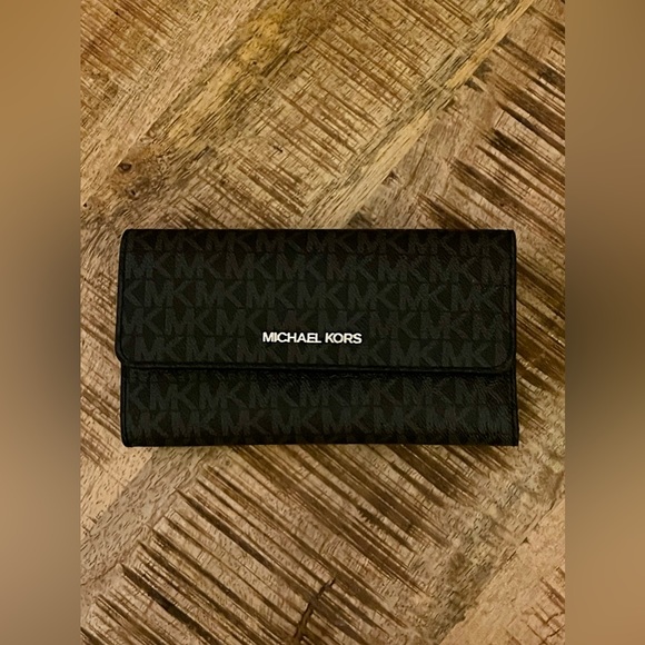 🌸NWOT🌸Michael Kors Jet Set Trifold Wallet🌸 - Picture 1 of 3